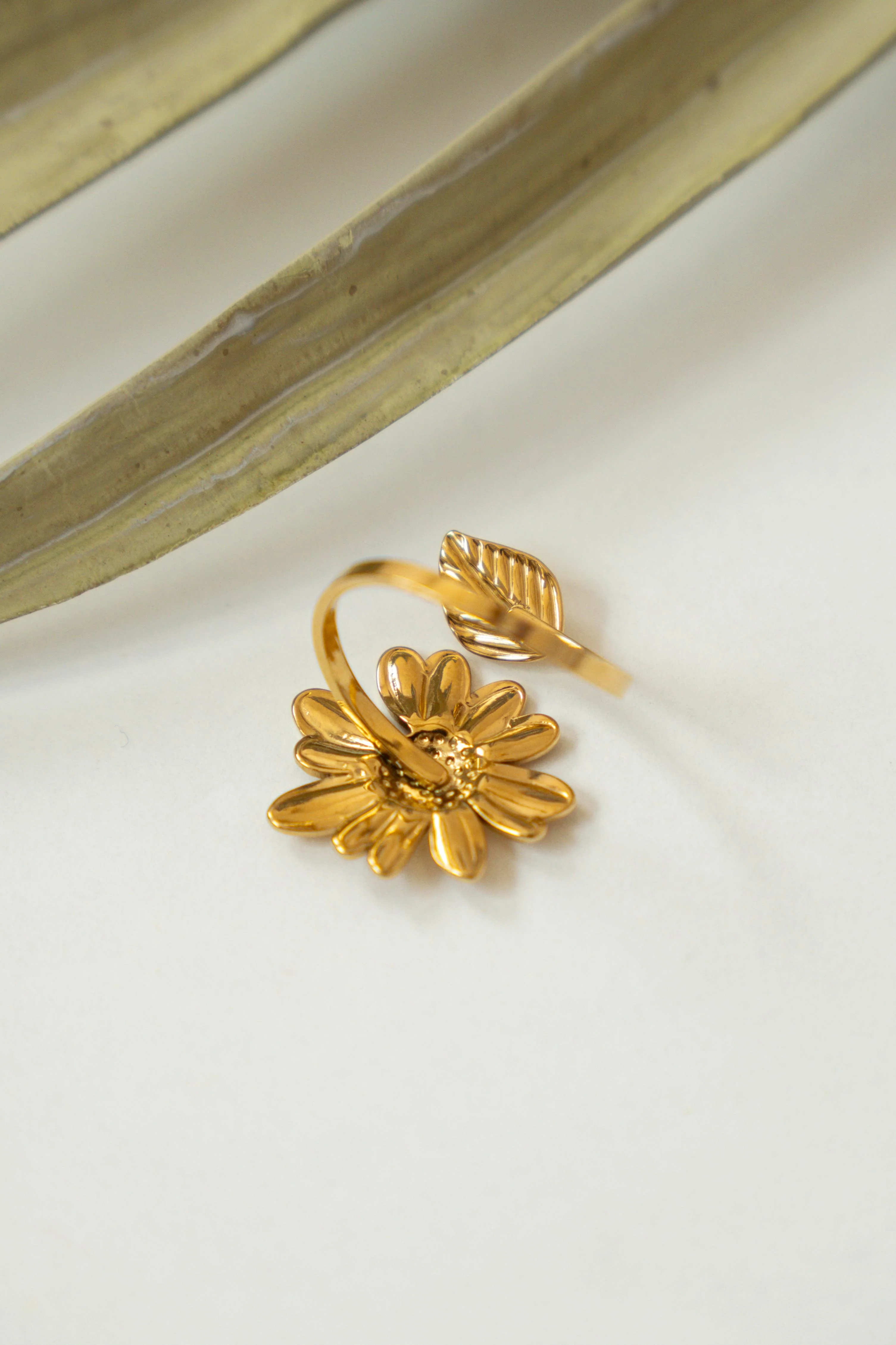 ANILLO MARGARITA CON HOJA - Image 5