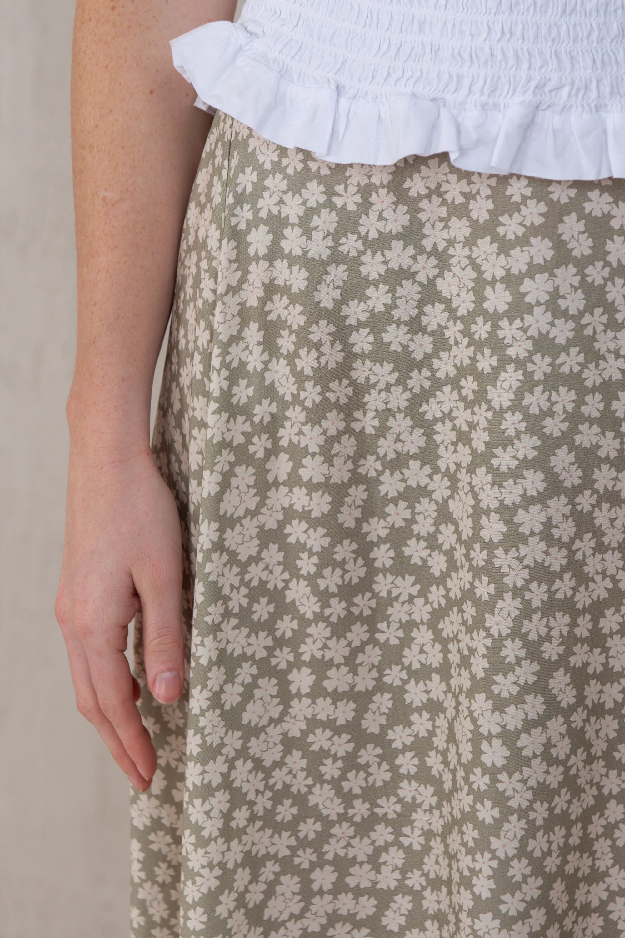 FALDA CARLA // FLORES MINI VERDE - Image 6