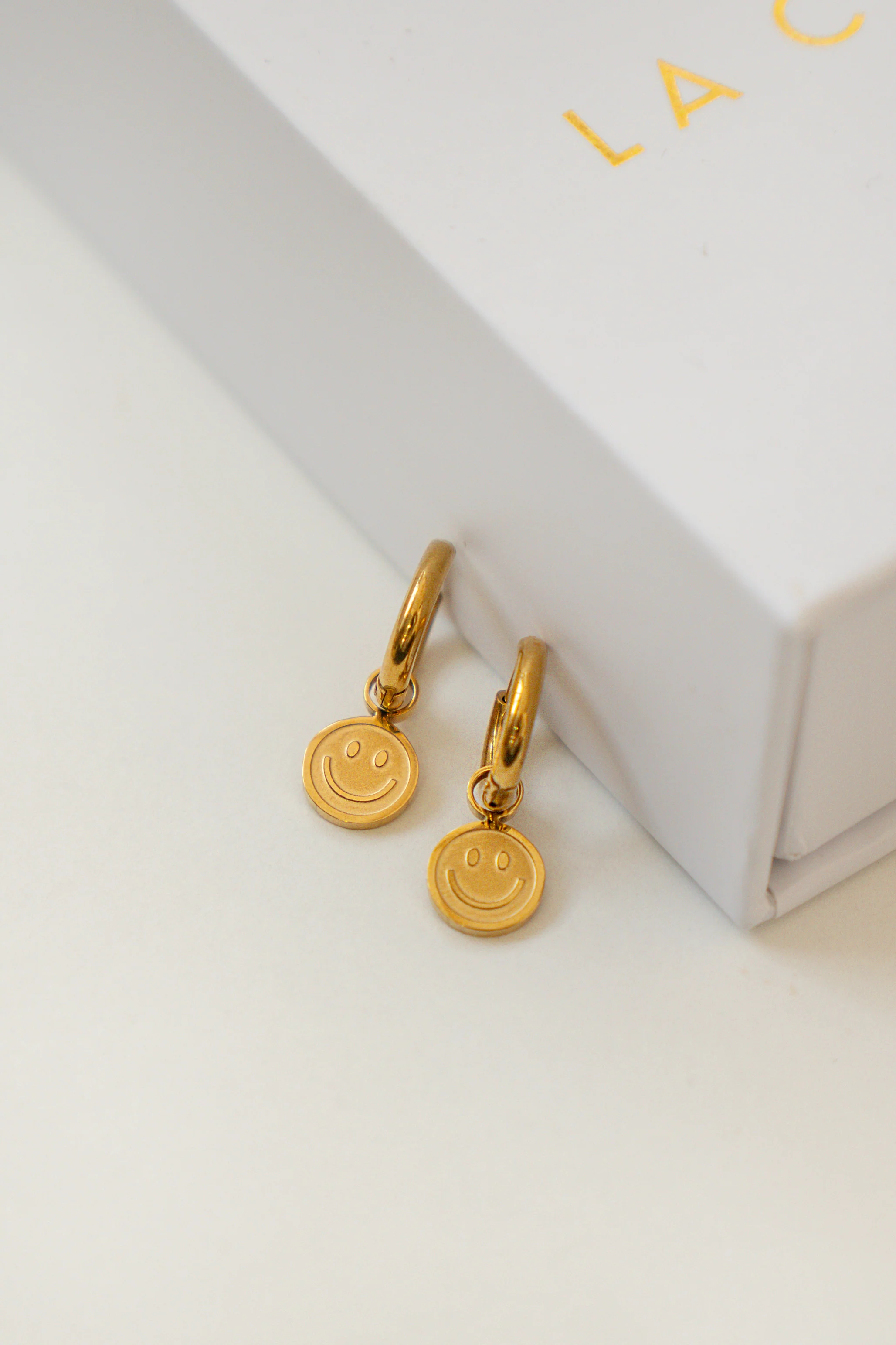 PENDIENTES ARO MINI CARA FELIZ