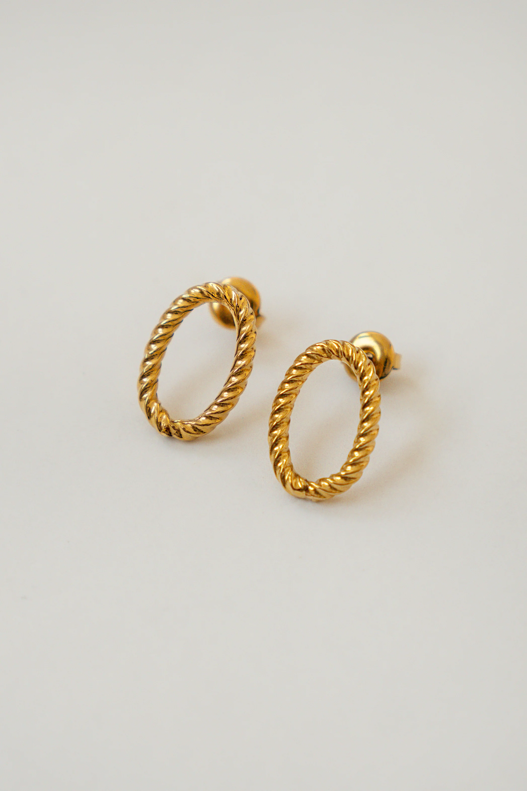 PENDIENTES ARO OVAL CUERDA