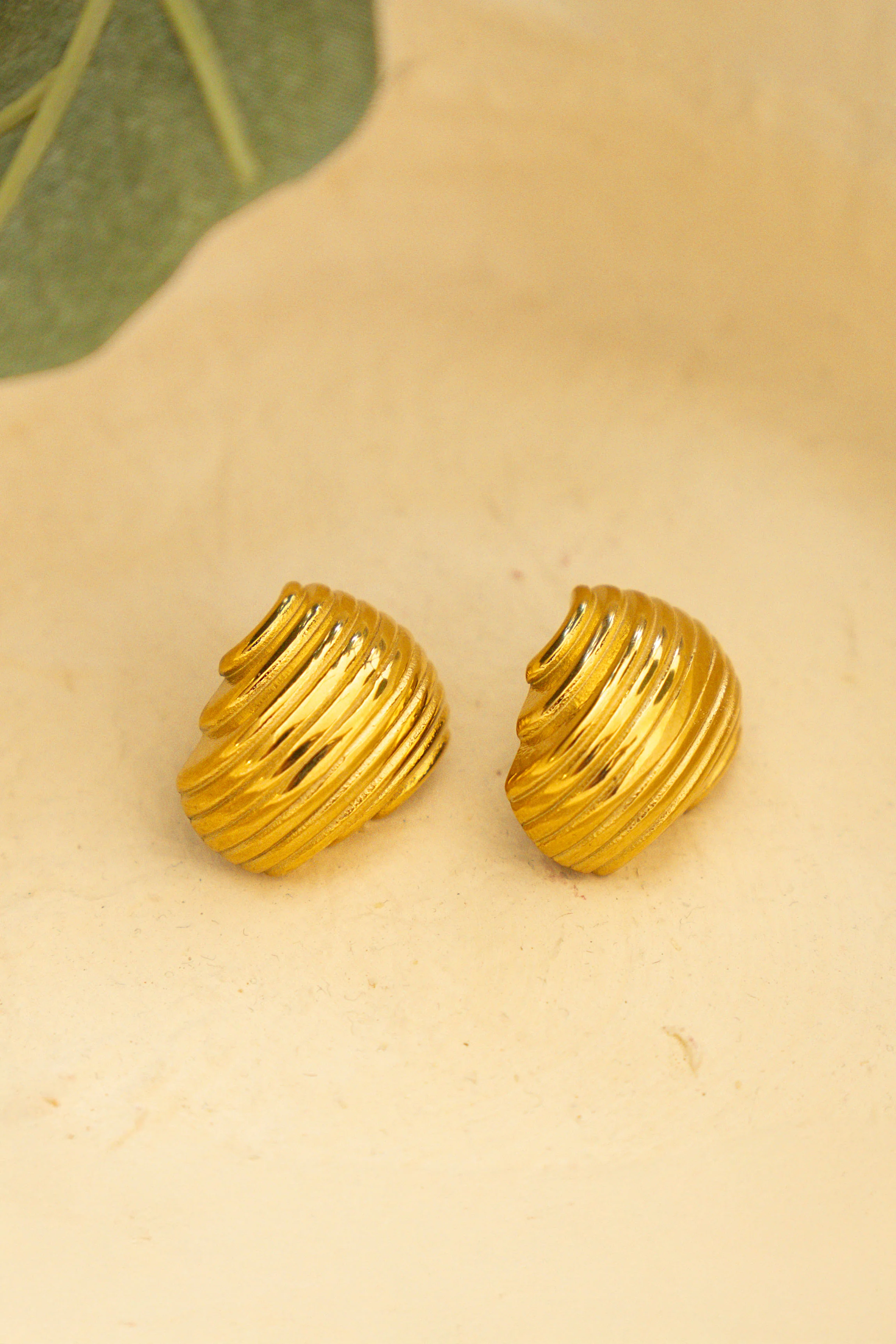 PENDIENTES GALLETS // DORADO - Image 2