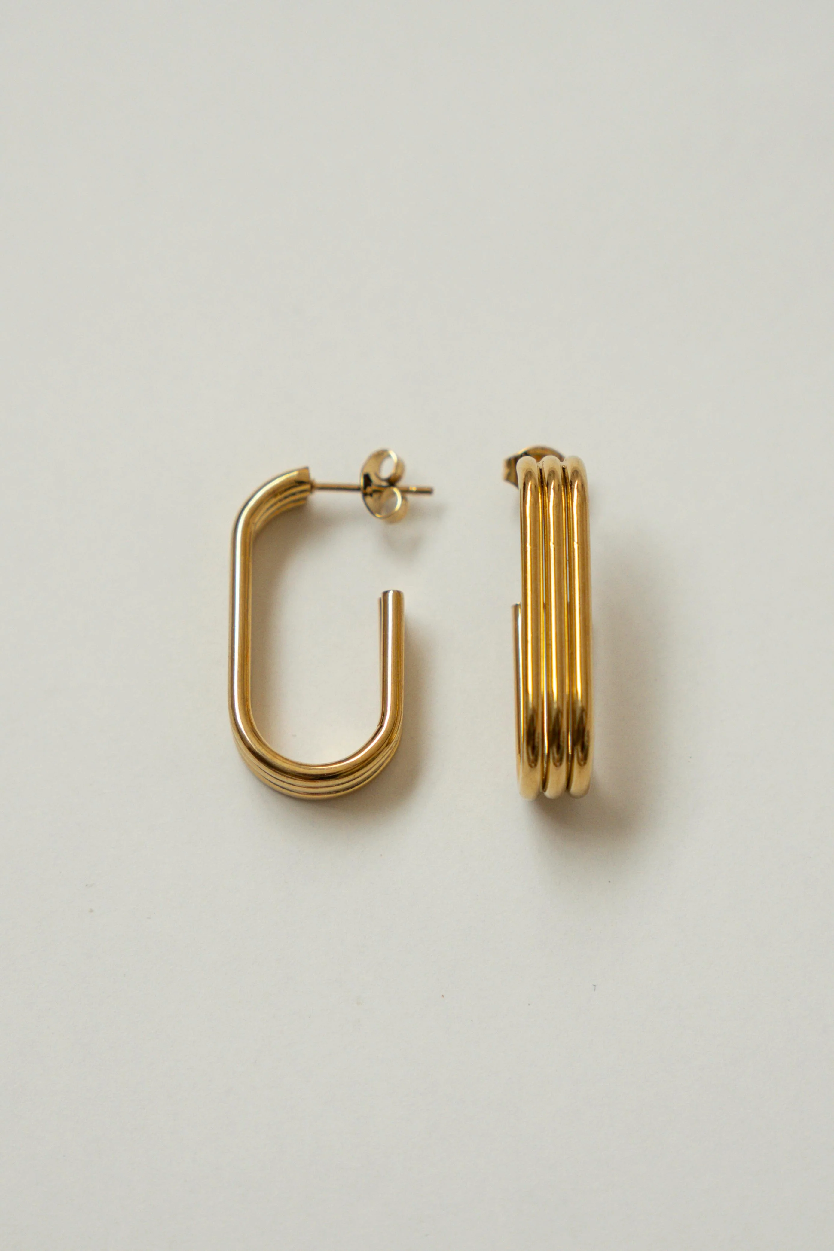 PENDIENTES TRIPLE ARO OVAL // DORADO - Image 5