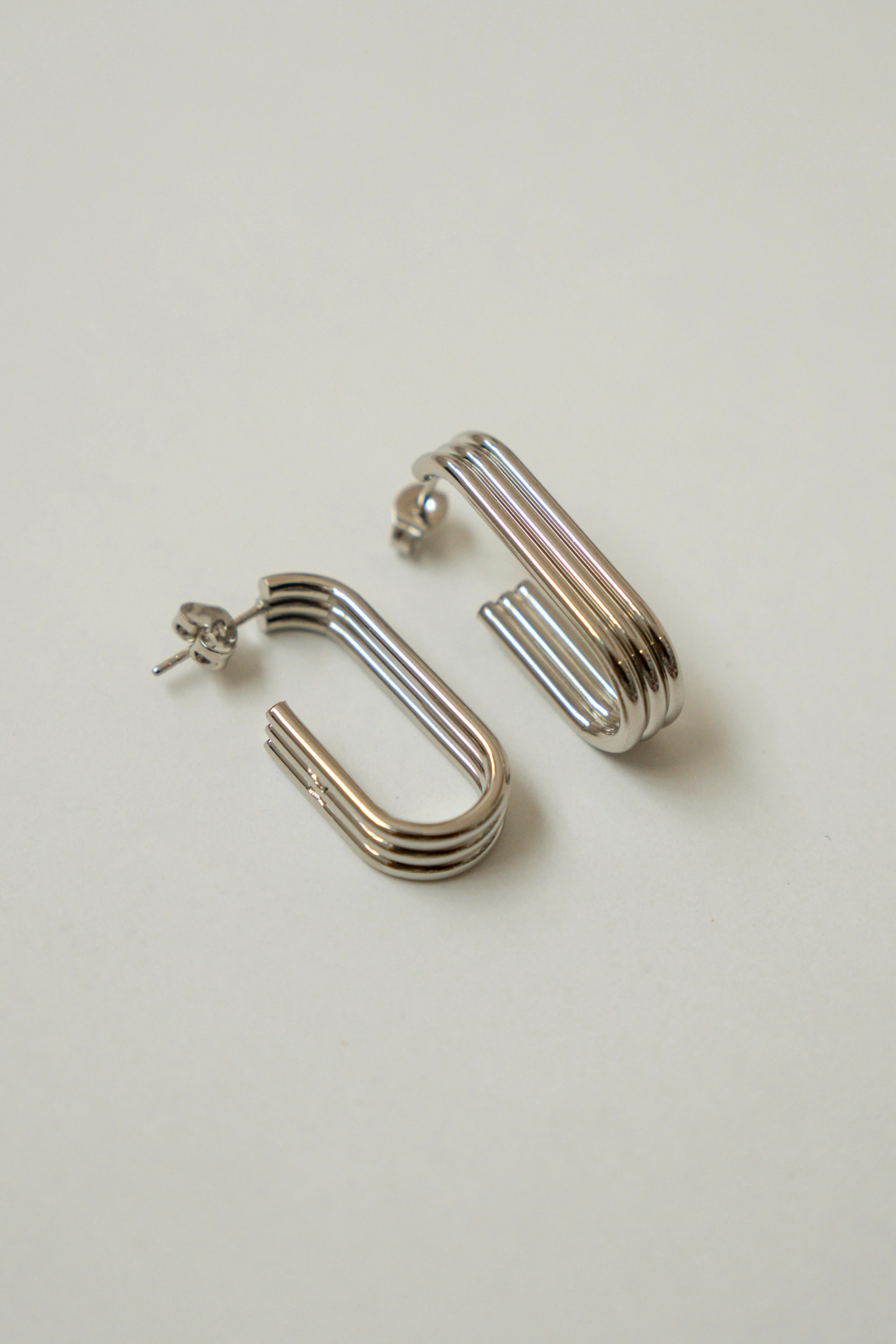 PENDIENTES TRIPLE ARO OVAL // PLATEADO - Image 5